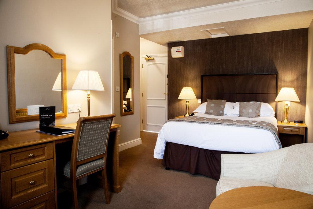 Trout Hotel Кокермут Экстерьер фото