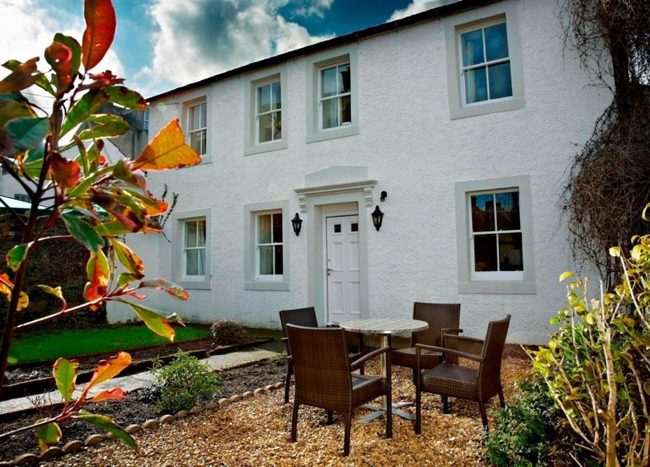 Trout Hotel Кокермут Экстерьер фото